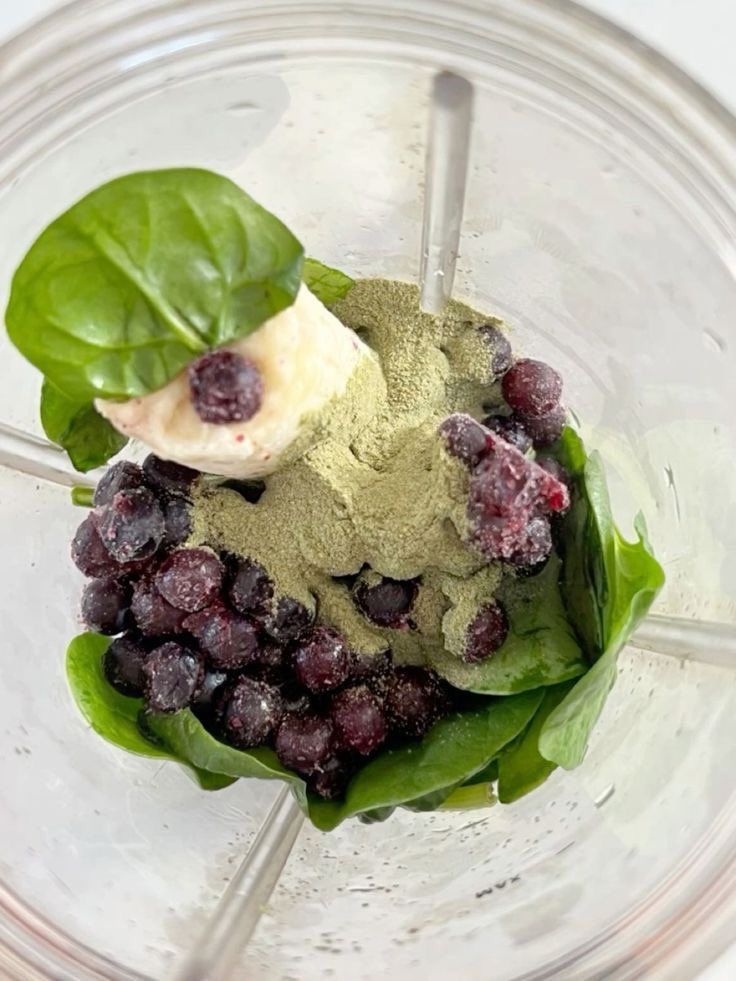 Blueberry, Matcha & Date Smoothie